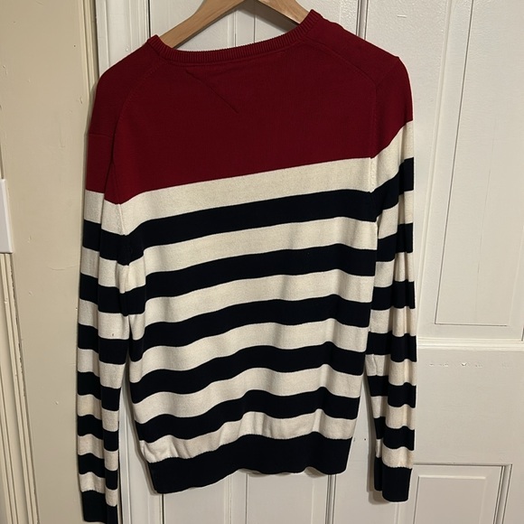Tommy Hilfiger Sweater, Size Medium - Picture 2 of 2